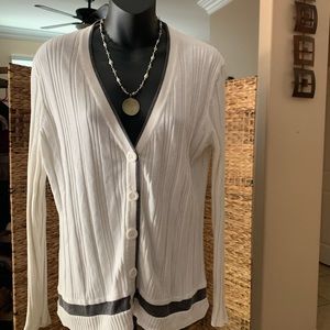 ON SALE ‼️ Light cardigan